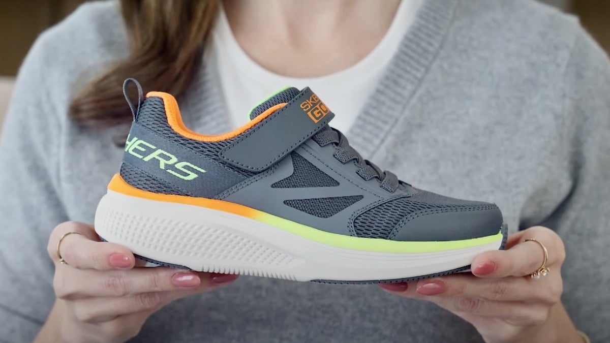 Skechers tidak dapat memutuskan apakah sepatu kets Airtag -nya untuk melacak sepatu atau melacak anak -anak