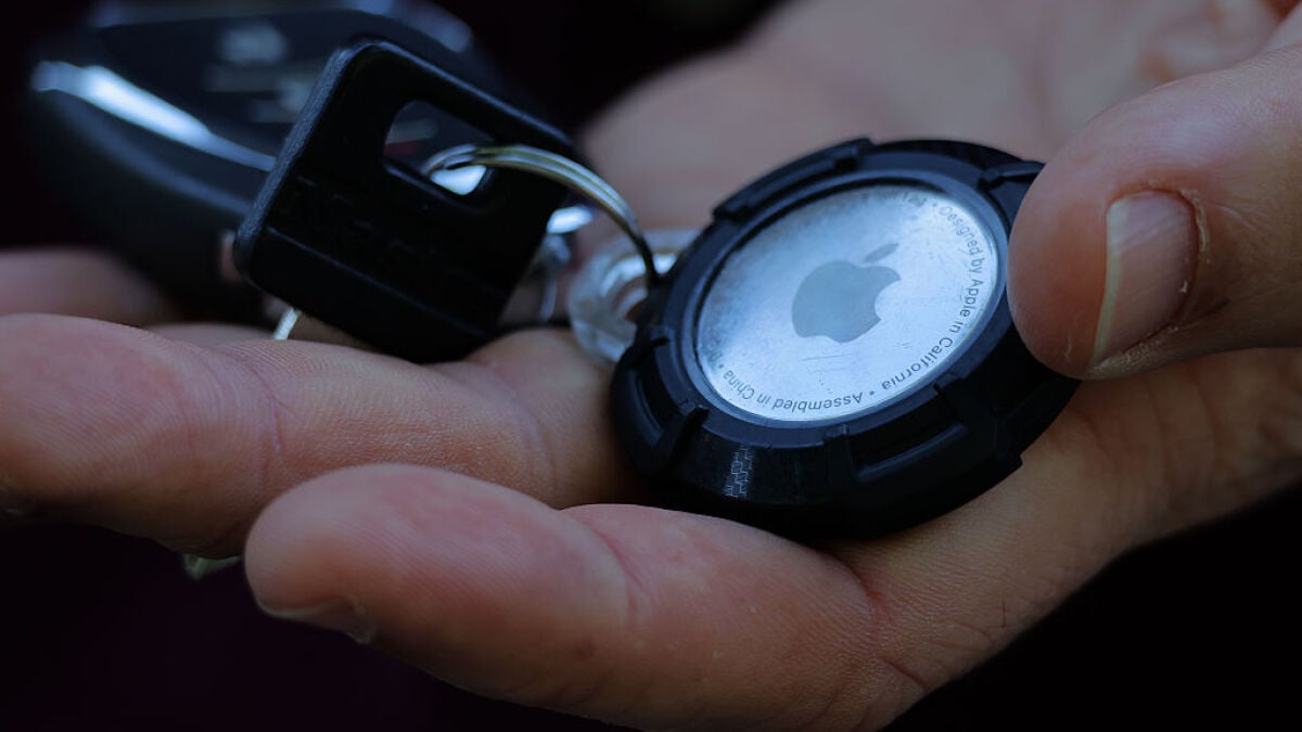 Polisi menggunakan Apple Airtag untuk melacak sepeda motor curian ke kamar tidur pencuri