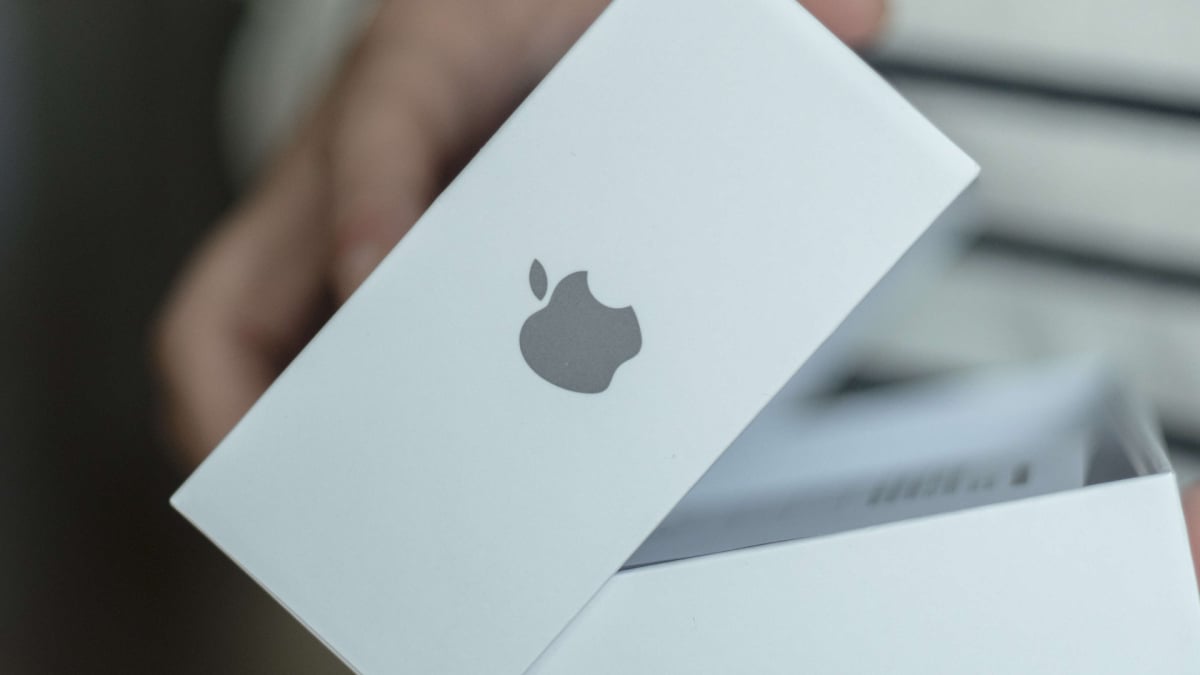 Apel lipat iphone akan memiliki empat kamera dan sentuh id, klaim laporan