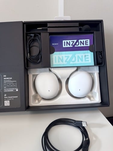 Membuka Kotak Headset Gaming Sony Inzone H9 II Baru