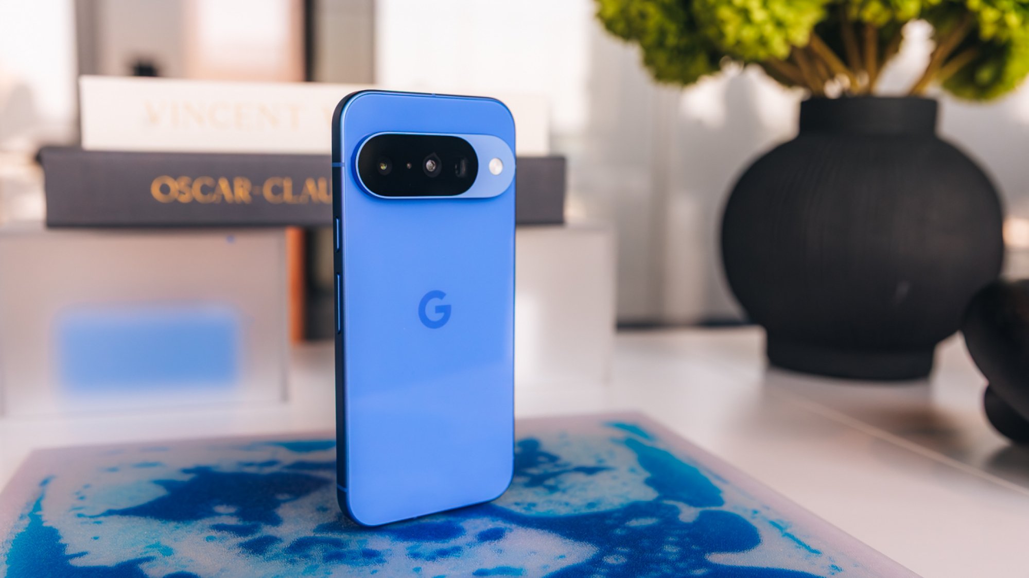 Google Pixel 10 di Indigo