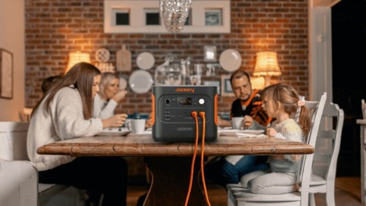 The Jackery Explorer 2000 V2 baru saja turun ke harga rendah di Amazon