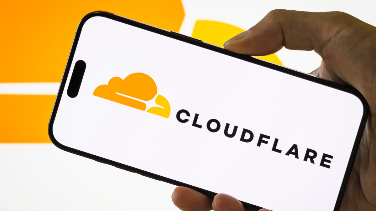 Cloudflare baru saja menghadapi pemadaman seperti DDOS yang ditimbulkan sendiri dari bug API yang dikodekan sendiri