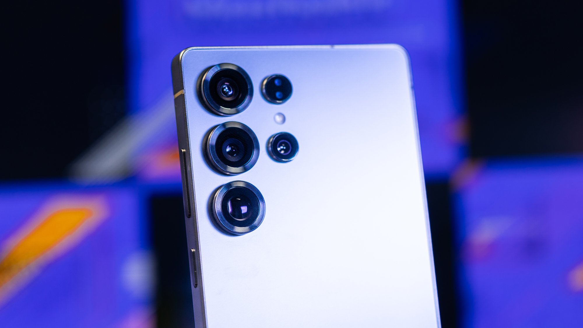 Samsung Galaxy S25 Ultra dan lima kameranya