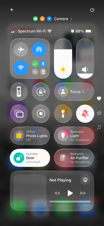 Pusat Kontrol di iOS 26 Beta