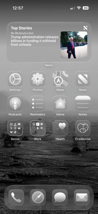 Ikon Aplikasi Kaca Liquid di iOS 26