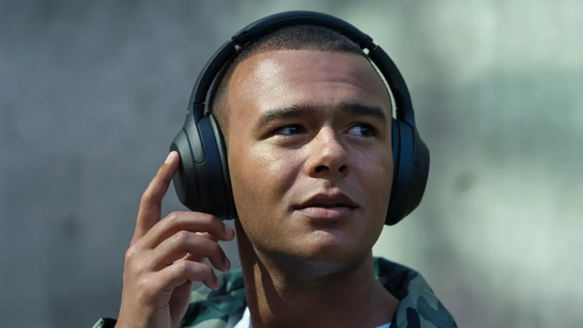 SONYS masih relevan WH-1000XM4 headphone di bawah $ 200