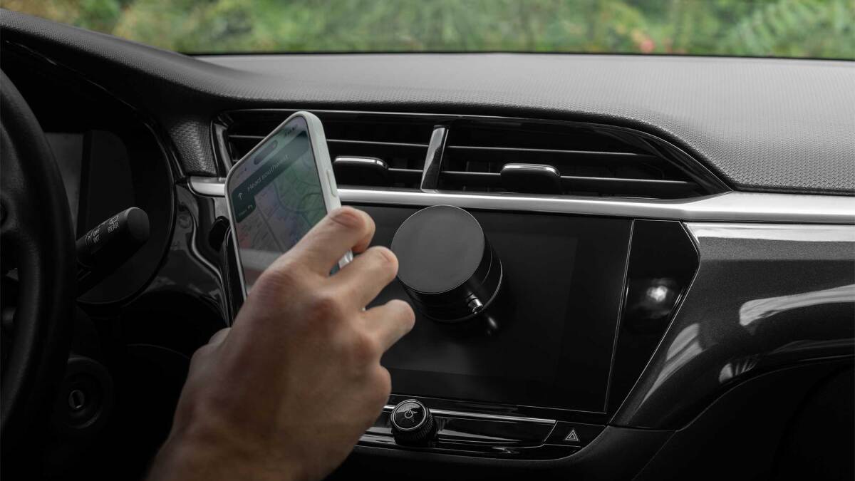 Pemegang mangkir mobil Anda memohon Anda untuk mendapatkan pemasangan telepon