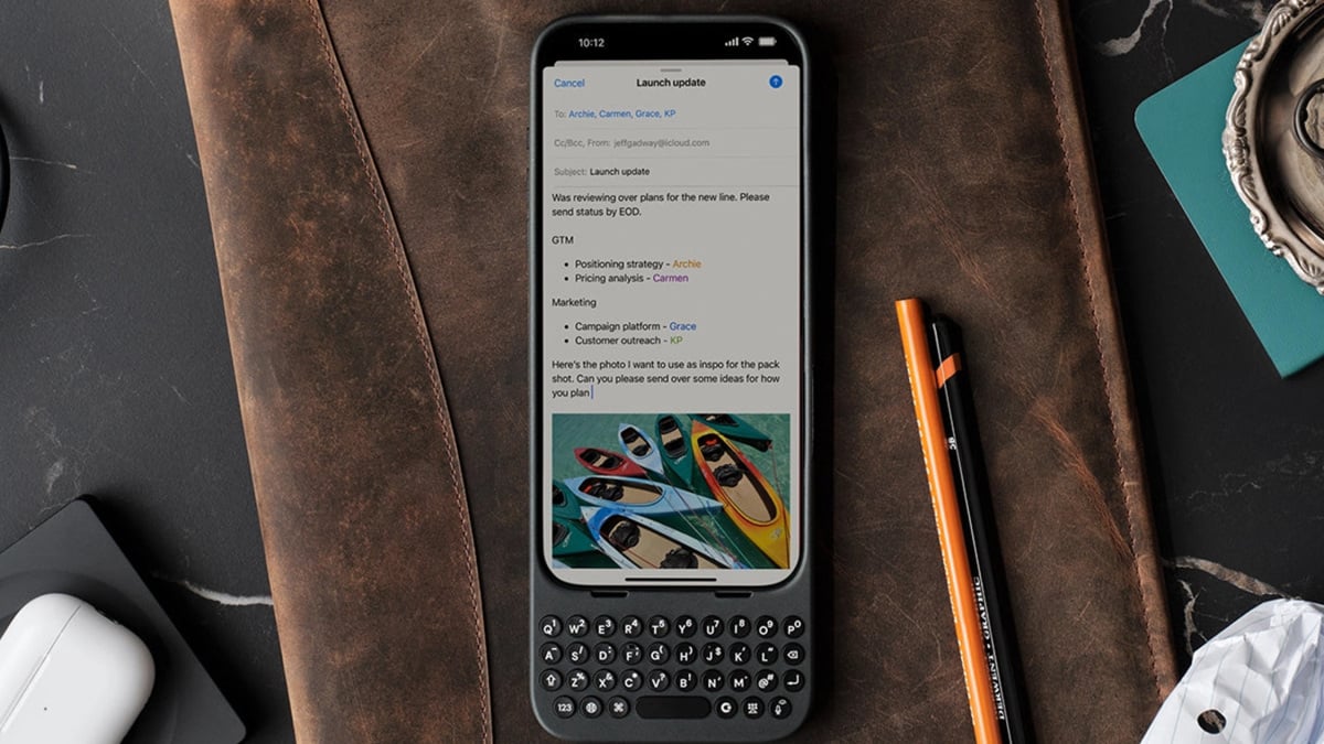Anda akhirnya bisa mendapatkan iPhone dengan kasing keyboard
