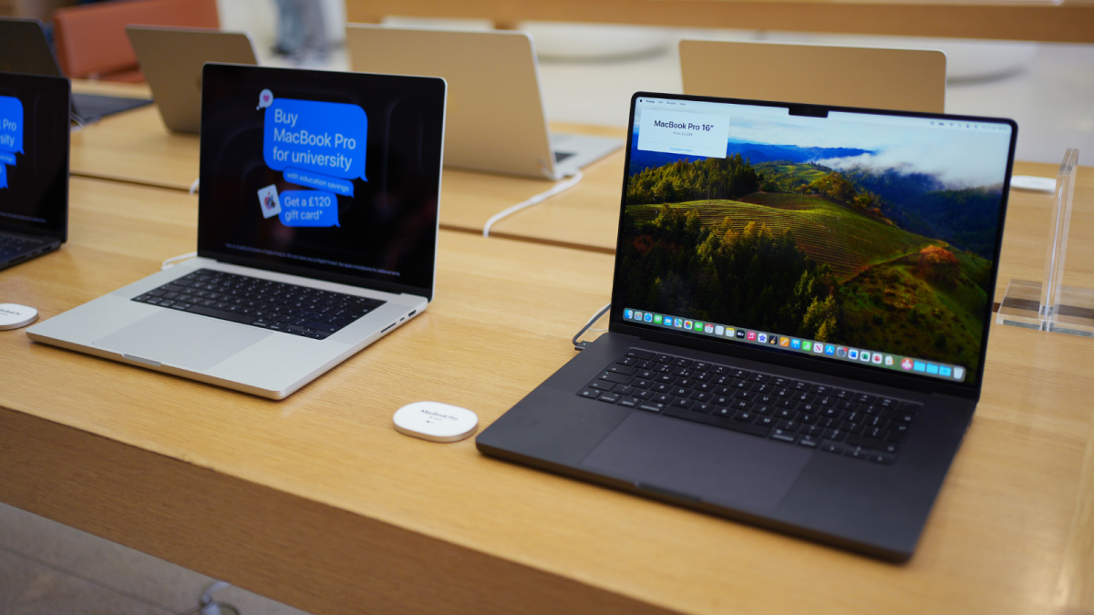 Haruskah Anda melewatkan M5 MacBook dan bertahan untuk versi OLED?