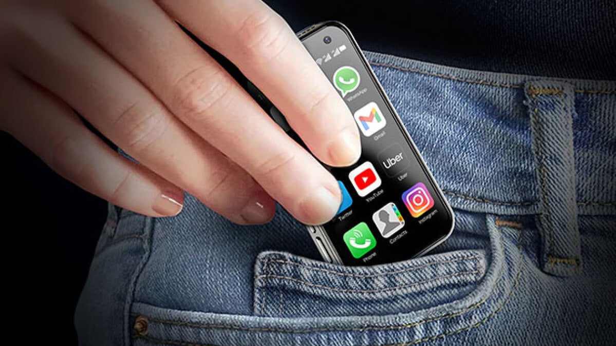 Perjalanan lebih ringan sambil tetap terhubung dengan smartphone kecil ini