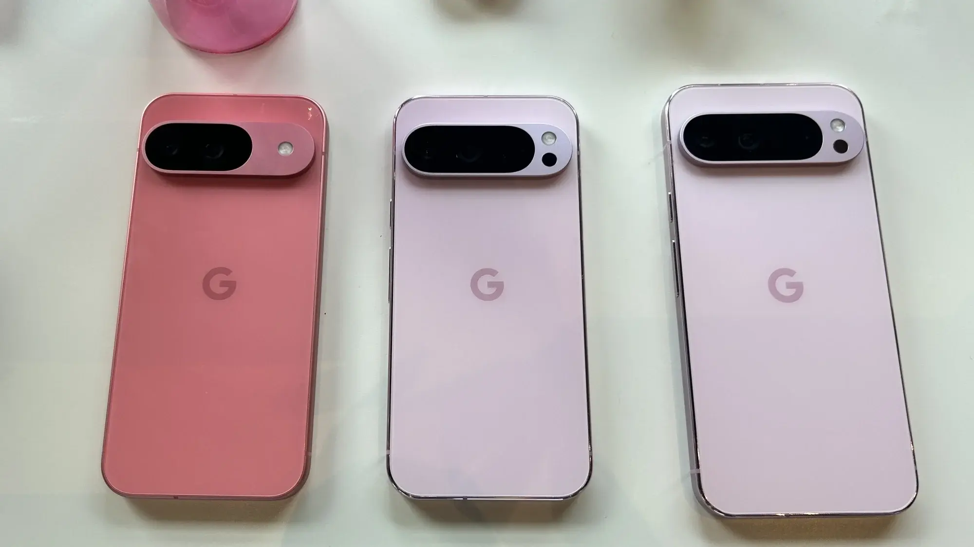 Dari kiri ke kanan: Pixel 9, Pixel 9 Pro, Pixel 9 Pro XL