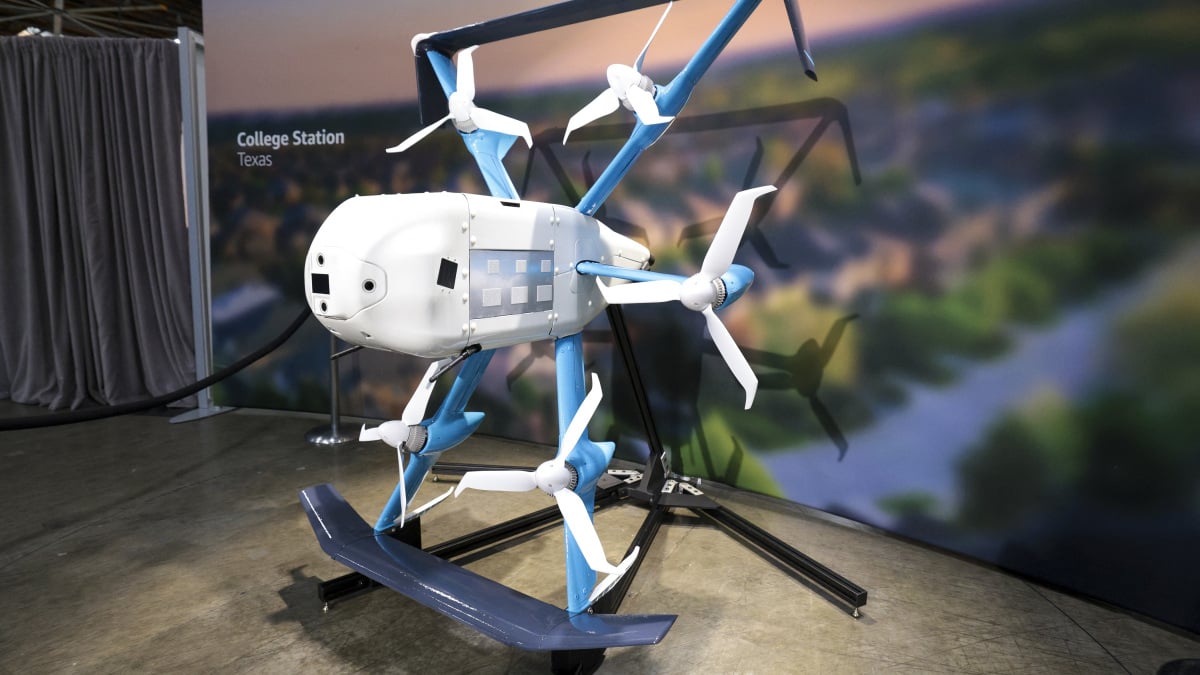 Dua drone pengiriman Amazon jatuh, mendorong regulator federal untuk masuk