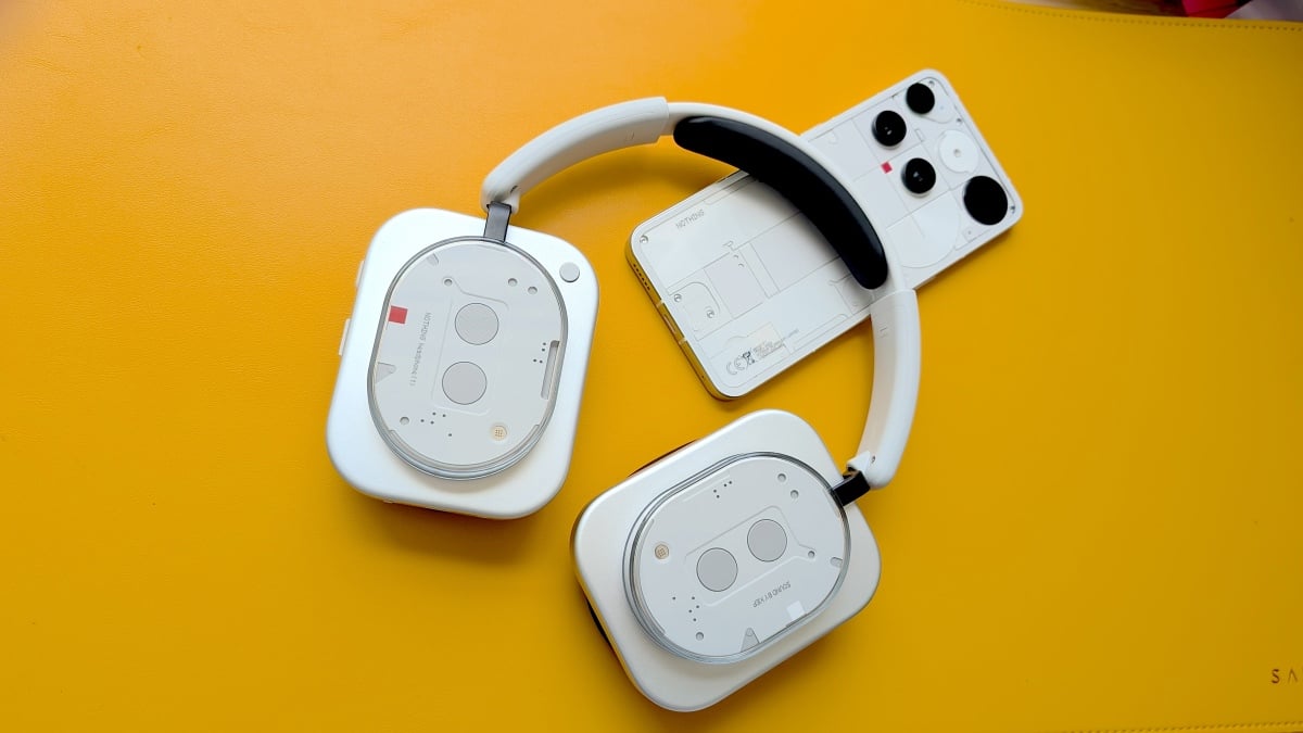 Tidak ada headphone baru yang menarik perhatian yang mengesankan, tetapi tidak dengan cara yang Anda harapkan