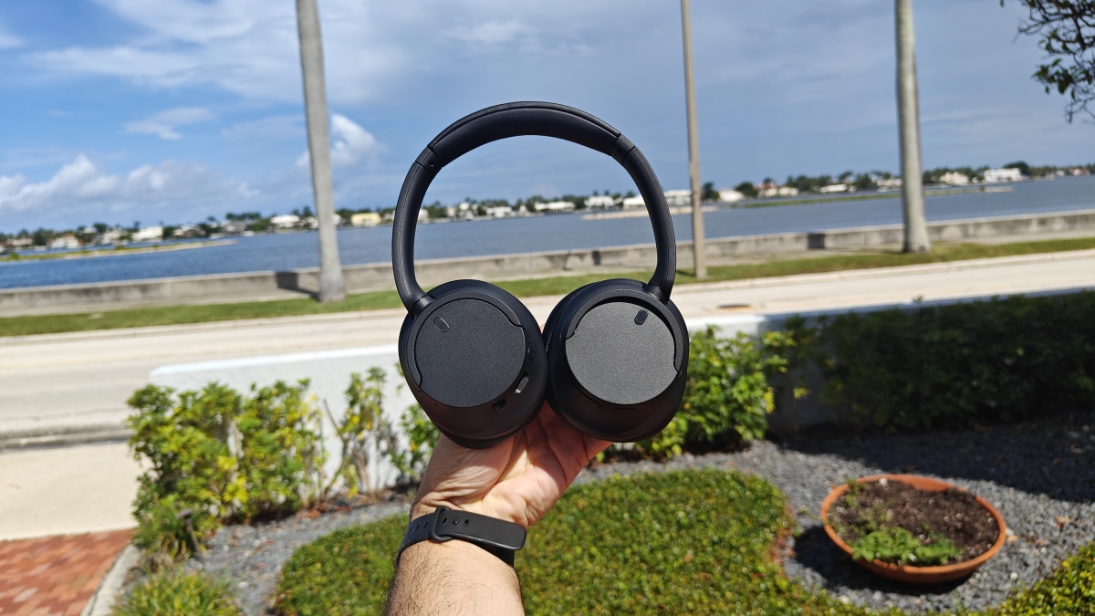 Saya telah menggunakan headphone Sony WH-CH720N selama 2 tahun, dan mereka masih pembelian luar biasa di bawah $ 200
