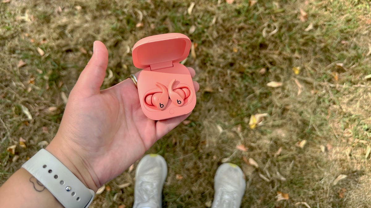 Kami menguji headphone dan earbud terbaik untuk berolahraga